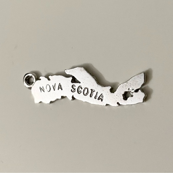Vintage Sterling Silver Charm Pendant Nova Scotia Canada Travel - Picture 5 of 9
